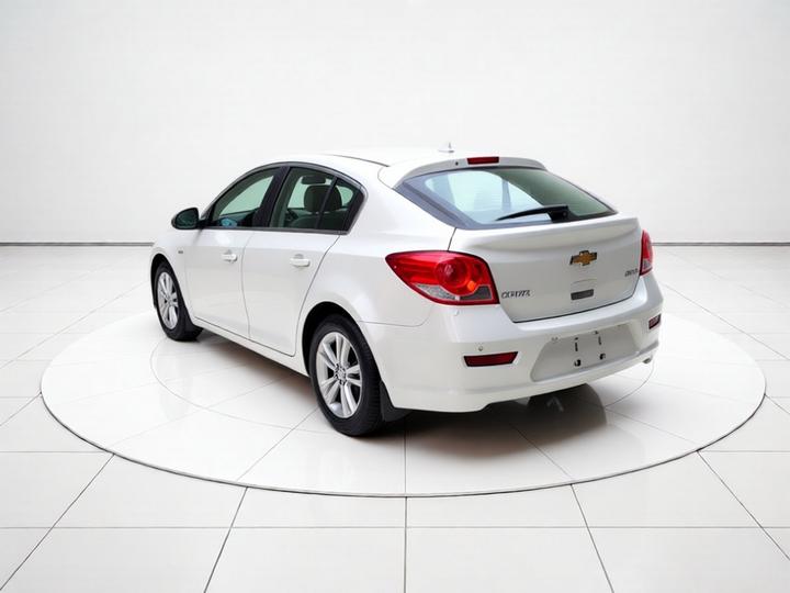 2013 Hatchback 1.6L MT Luxury photo 4