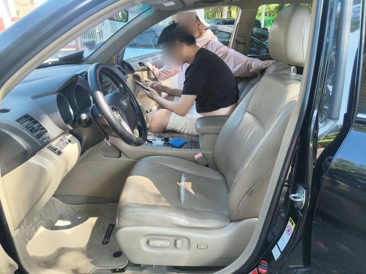 Highlander 2012 2.7L RWD 7-Seater Luxury photo 7