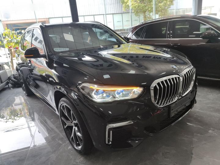 X5 2022 Facelift xDrive 40Li M Sport Package photo 3