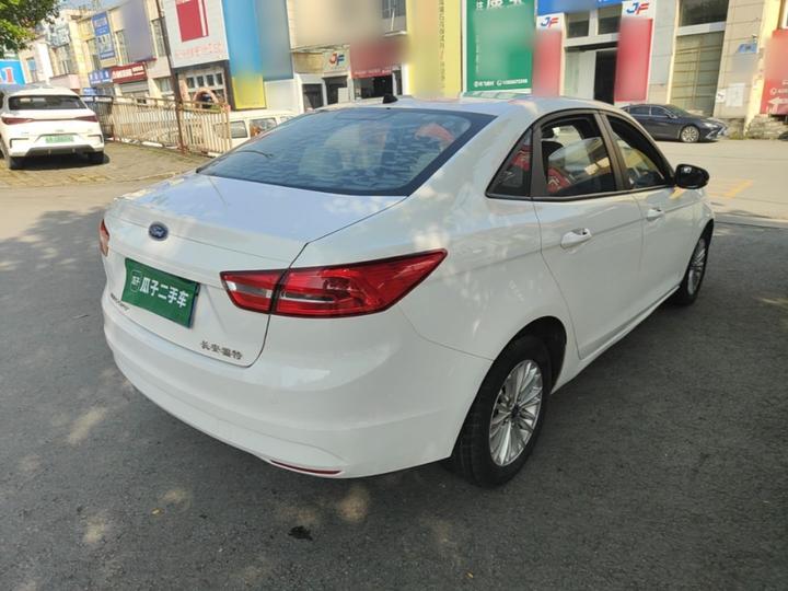 Escort 2017 1.5L MT Comfort photo 6
