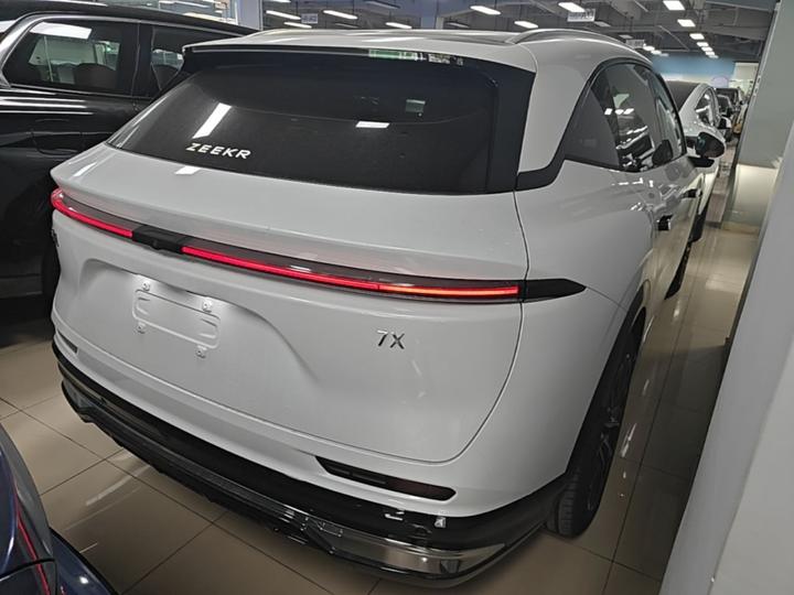 7X 2026 75kWh RWD MAX photo 3