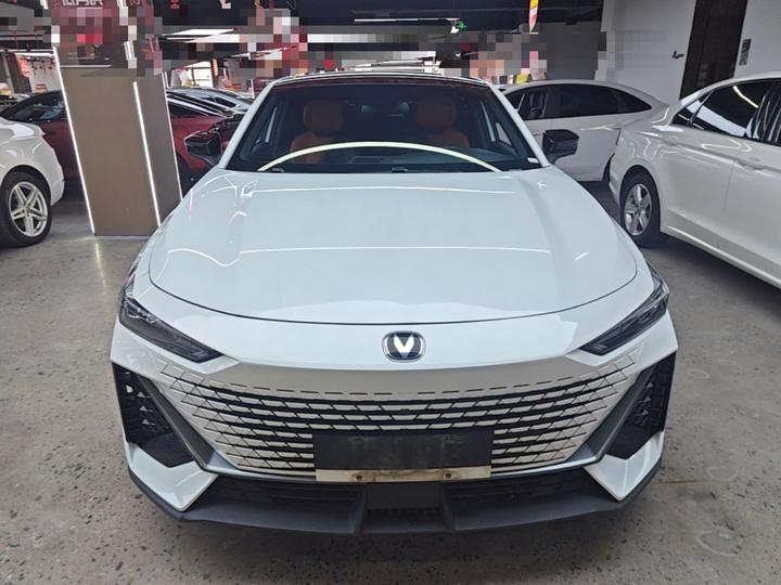 UNI-V 2022 1.5T Premium photo 2