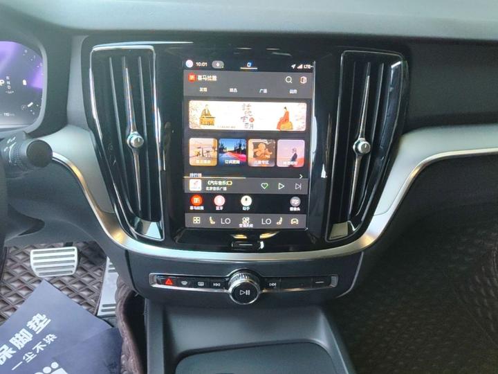 S60 2023 B4 Luxury photo 8