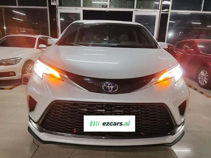 Granvia 2023 2.5L Hybrid Premium PLUS photo 2