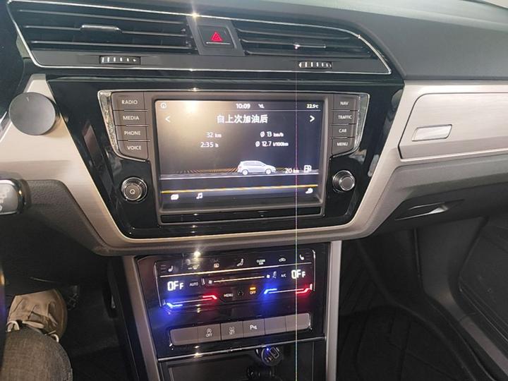 2021 L 280TSI DSG 7-Seater photo 8