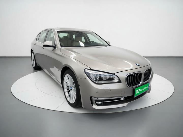 7 Series 2013 740Li Luxury photo 3