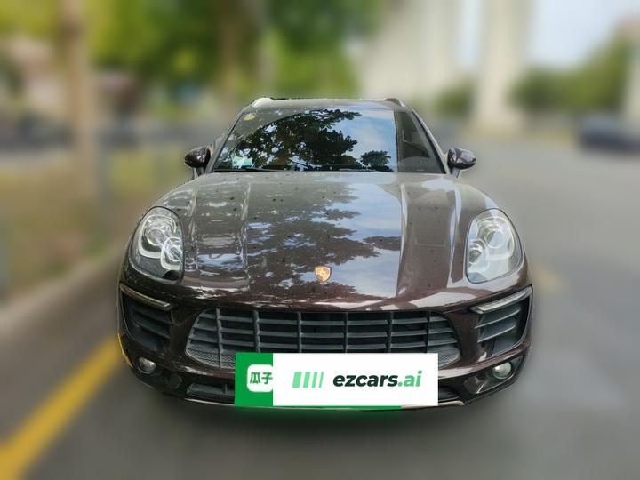 2017 Macan 2.0T photo 2