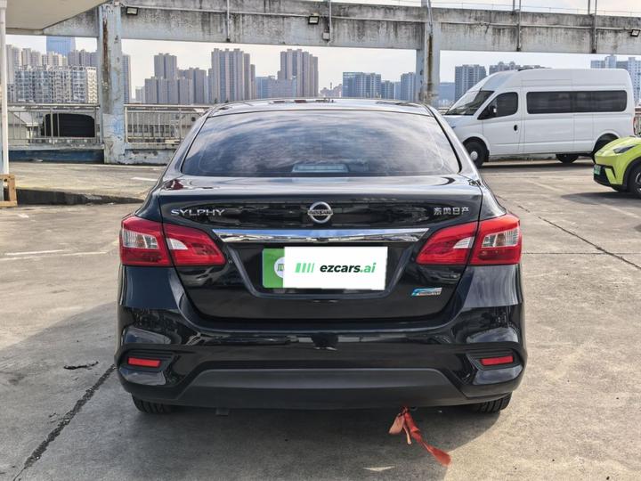 Sylphy 2016 1.6XV CVT Smart photo 4