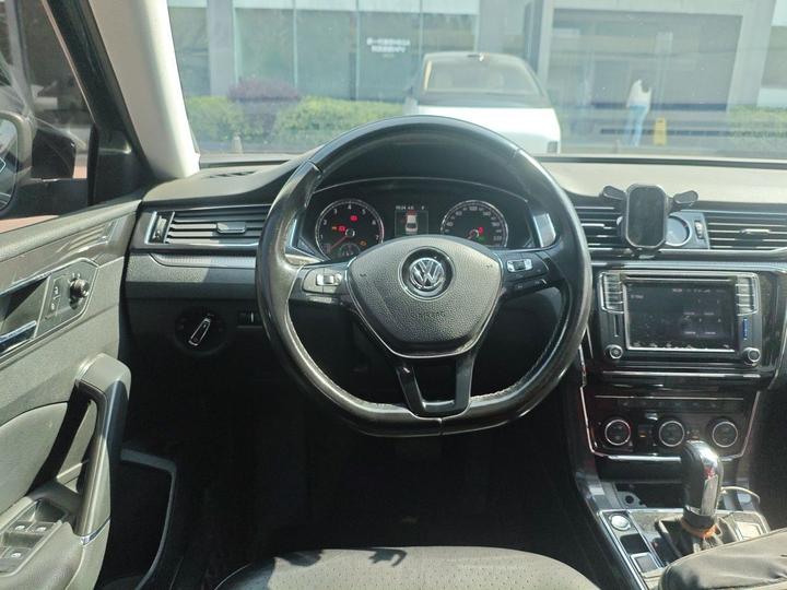 Passat 2017 330TSI DSG photo 3