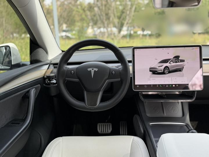 Model Y 2022 RWD photo 2