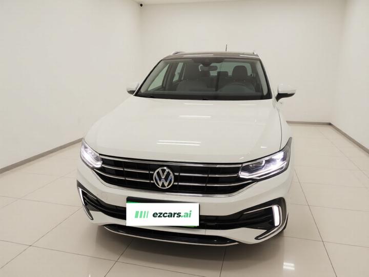 Tiguan L EV 2023 430PHEV PHEV Premium photo 2