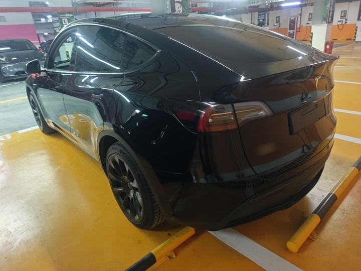 Model Y 2022 Facelift RWD photo 4