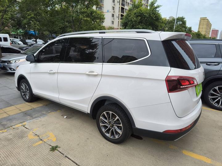 730 2019 1.5T CVT Fashion 7-Seater China V photo 4