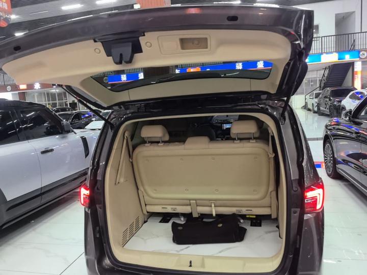 GL8 2023 Facelift Luxury photo 7