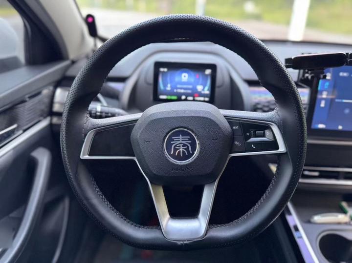 Qin PLUS 2021 EV 400KM photo 3