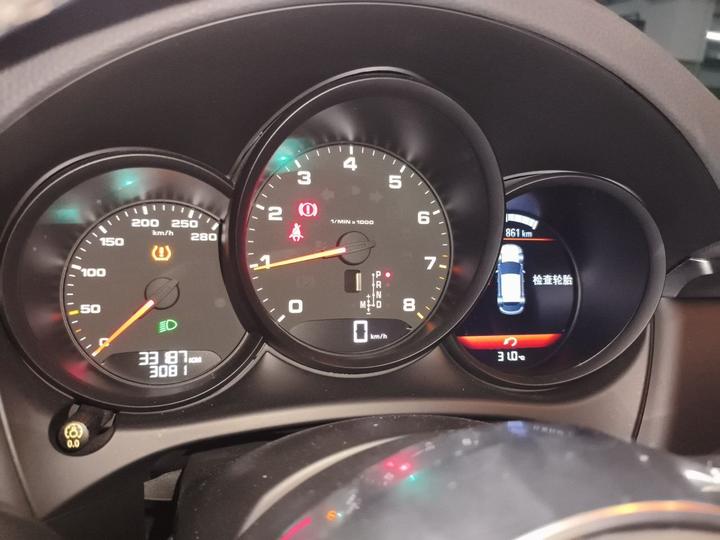 2018 Macan 2.0T photo 6
