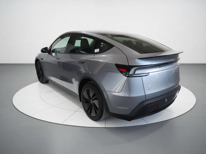 Model Y 2025 RWD Launch Edition photo 4