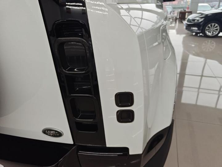 Defender 2025 110 3.0T P400 X-Dynamic HSE photo 7