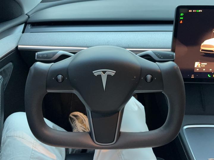 Model Y 2023 RWD photo 6