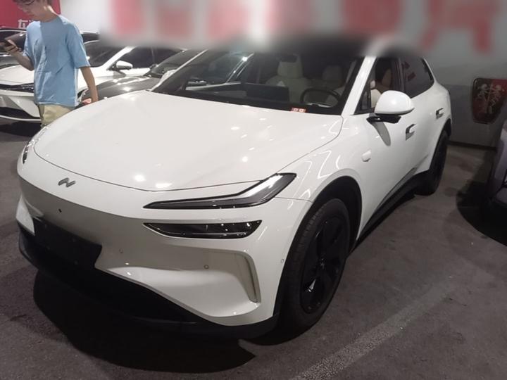 L60 2024 60kWh RWD