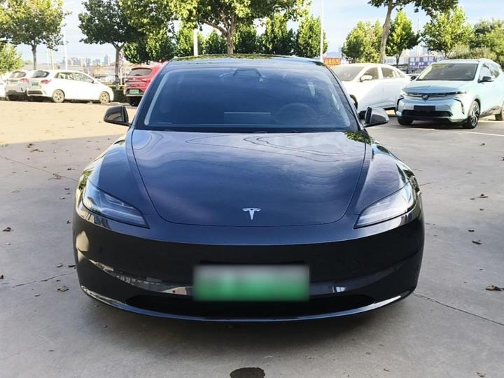 Model 3 2023 Long Range AWD photo 2