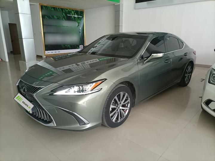ES 2020 200 Luxury
