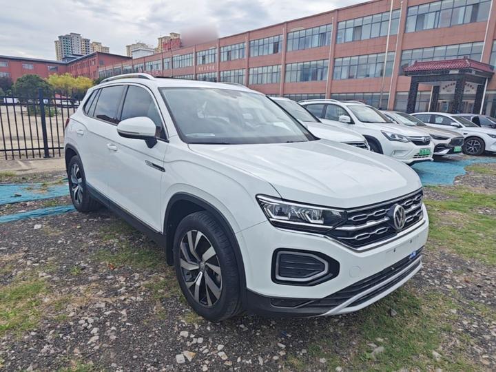 Tayron 2022 330TSI RWD Luxury Connected Plus photo 3