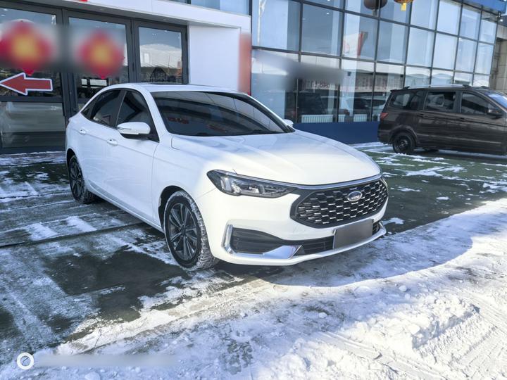 Escort 2021 1.5L AT photo 3