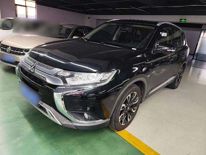 Outlander 2019 2.0L RWD Enjoy 5-Seater China VI