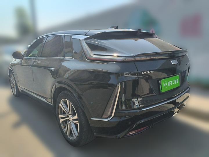 IQ 2022 RWD Long Range Luxury photo 4