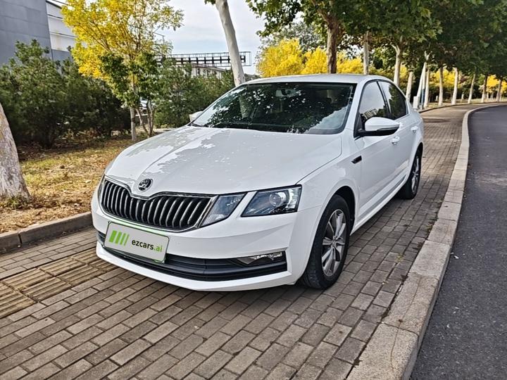 Octavia 2020 1.5L AT Comfort