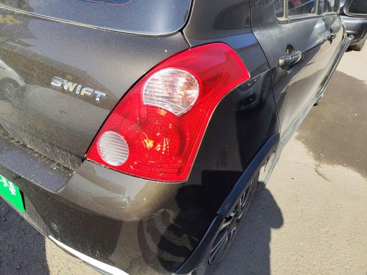 Swift 2013 1.5L AT 20 photo 7