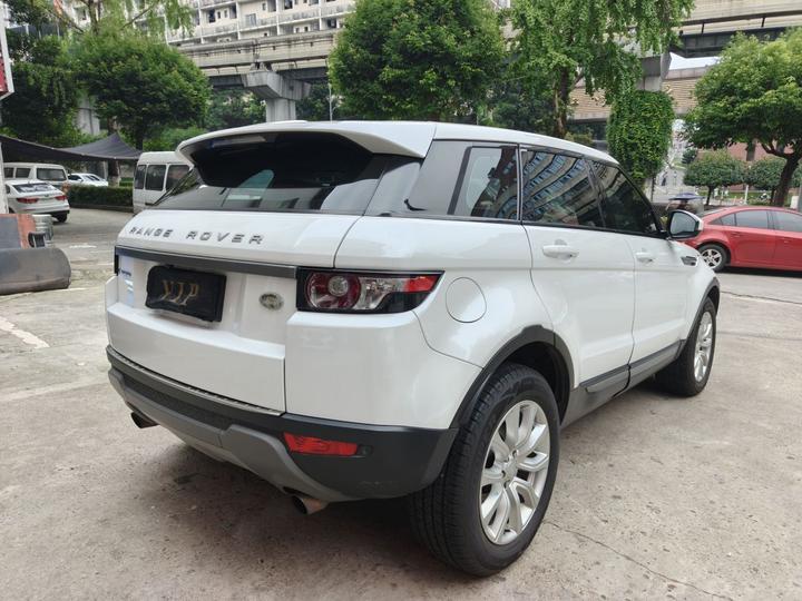 Range Rover Evoque 2015 2.0T 5-Door photo 4