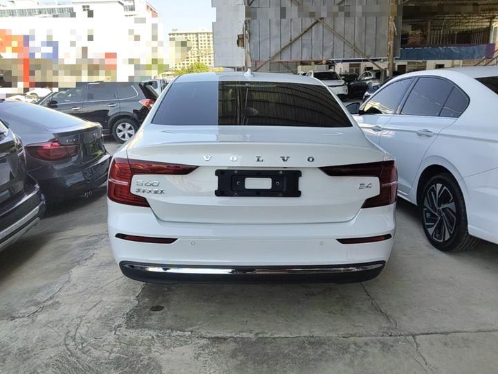 S60 2023 B4 Luxury photo 3