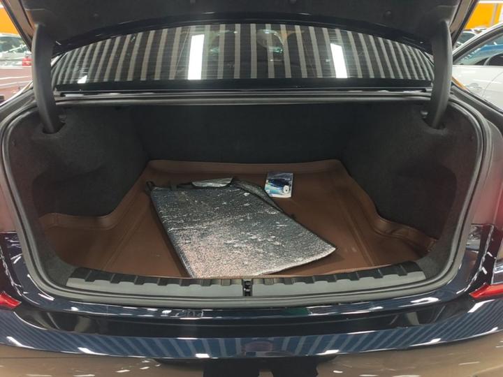 3 Series 2022 325Li M Sport Package photo 8