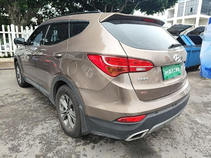 Santa Fe 2013 2.4L AT RWD Comfort photo 4