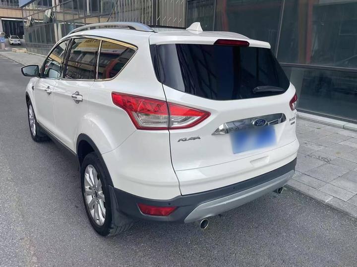 Kuga 2013 1.6L GTDi AWD Elite photo 4
