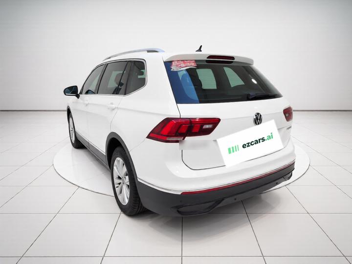 Tiguan L 2024 300TSI AT RWD photo 4