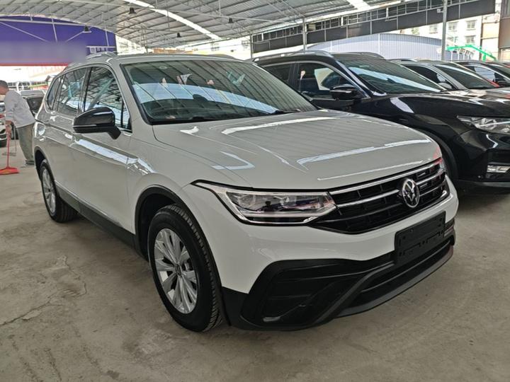 Tiguan L 2024 300TSI AT RWD photo 3