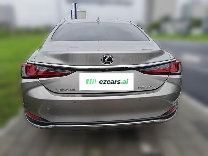 ES 2024 200 Exclusive photo 5