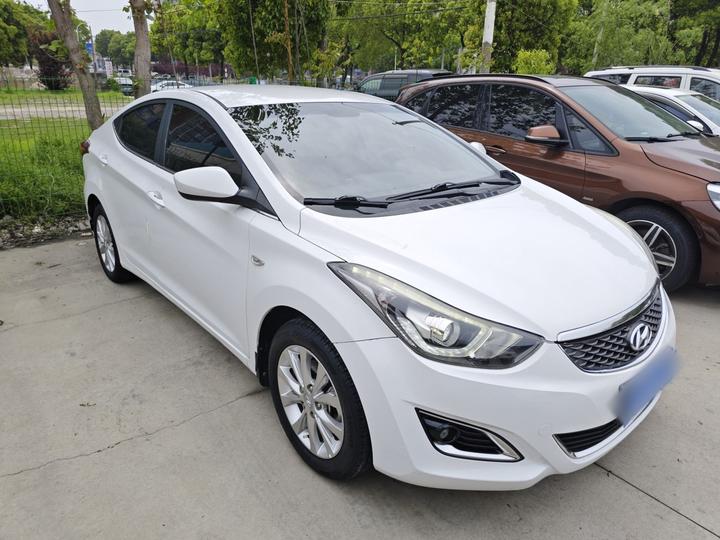 Elantra 2016 1.6L AT Smart photo 3