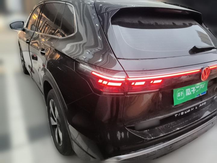 Tiguan L 2025 PRO 380TSI RWD photo 4
