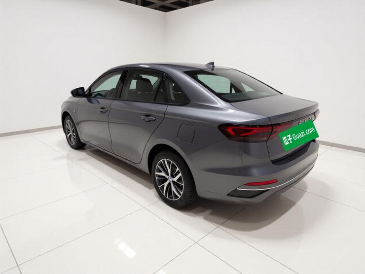 Emgrand 2022 4 1.5L MT Elite photo 4