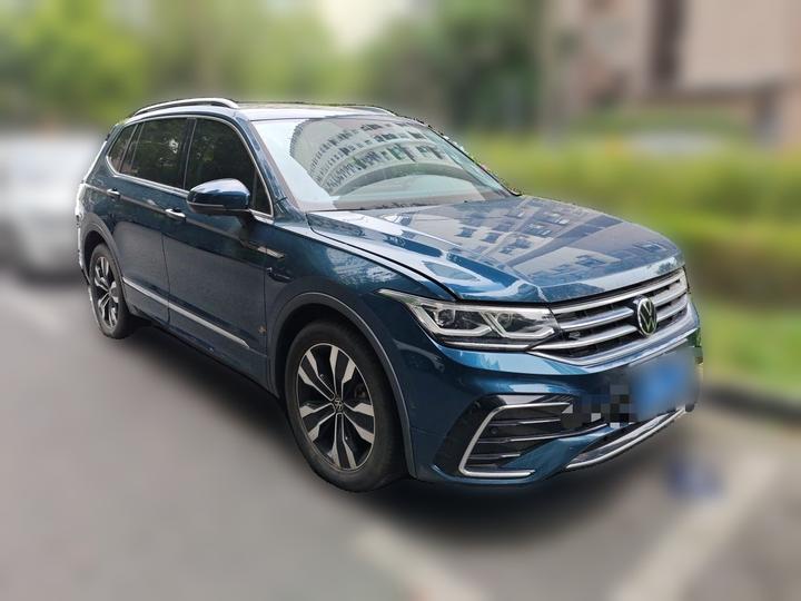 Tiguan L 2023 330TSI AT RWD R-Line Flagship photo 3