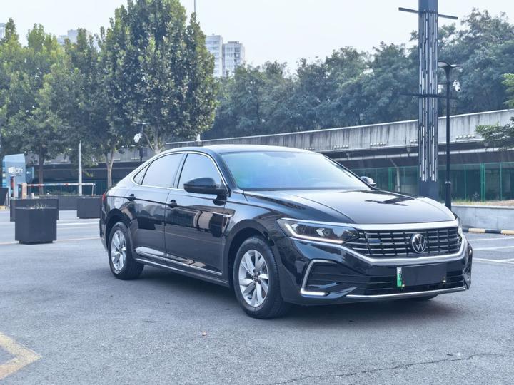 Passat EV 2022 430PHEV Hybrid Business photo 3