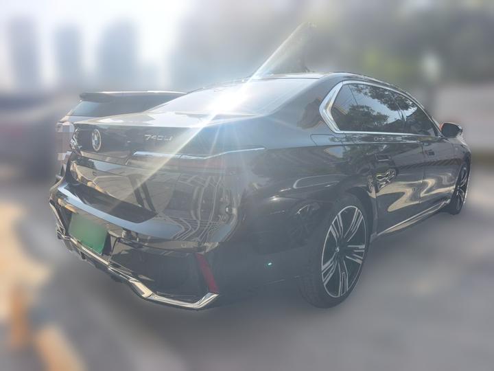 7 Series 2023 740Li Leading M Sport Package photo 6