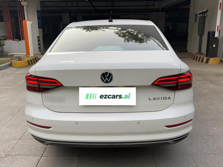 Lavida 2022 1.5L AT photo 3