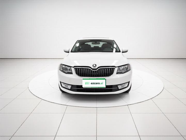 Octavia 2015 1.6L MT photo 2