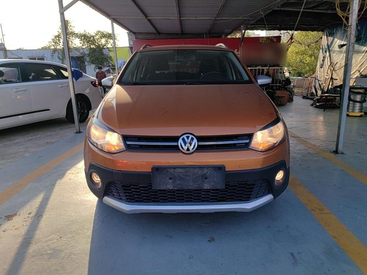2016 1.6L Cross Polo AT photo 2