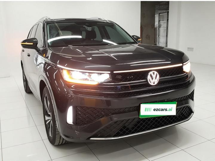2024 Facelift 380TSI AWD R-Line photo 3